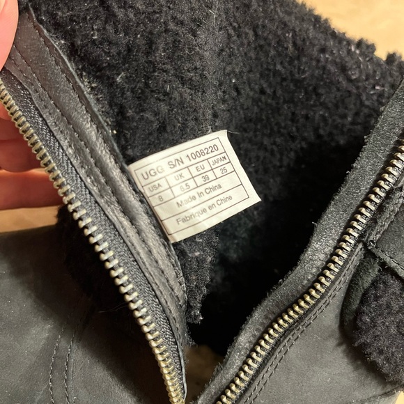 UGG BOOTS - Picture 7 of 8